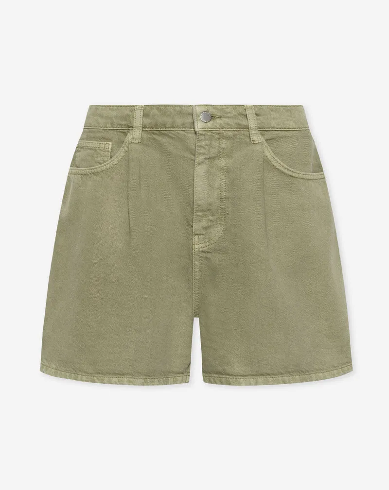 LOTTE PLEATED DENIM SHORT LICHT OLIJFGROEN