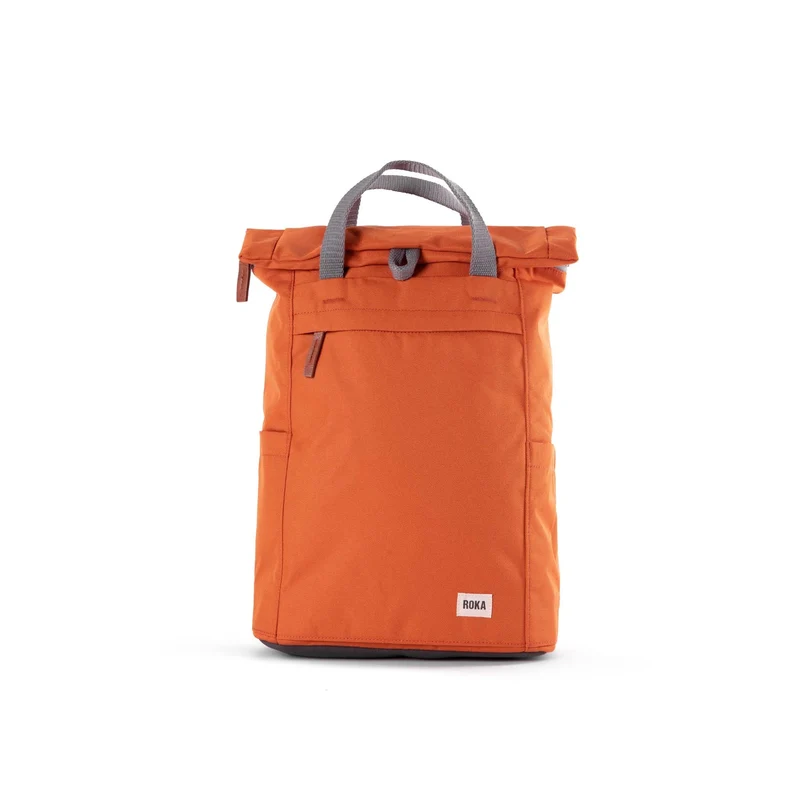 ROKA Finchley Een middelgrote tas van gerecycled canvas in de kleur Atomic Orange