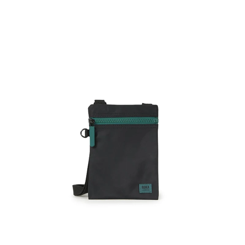 ROKA Helemaal zwart Chelsea Turquoise tas van gerecycled nylon