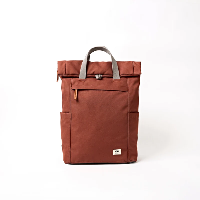 ROKA Finchley Een henna medium tas van gerecycled canvas