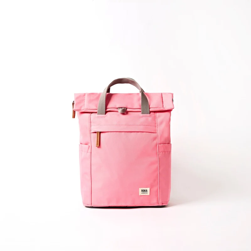 ROKA Finchley Een kleine tas van gerecycled canvas met de naam Pink Lemonade