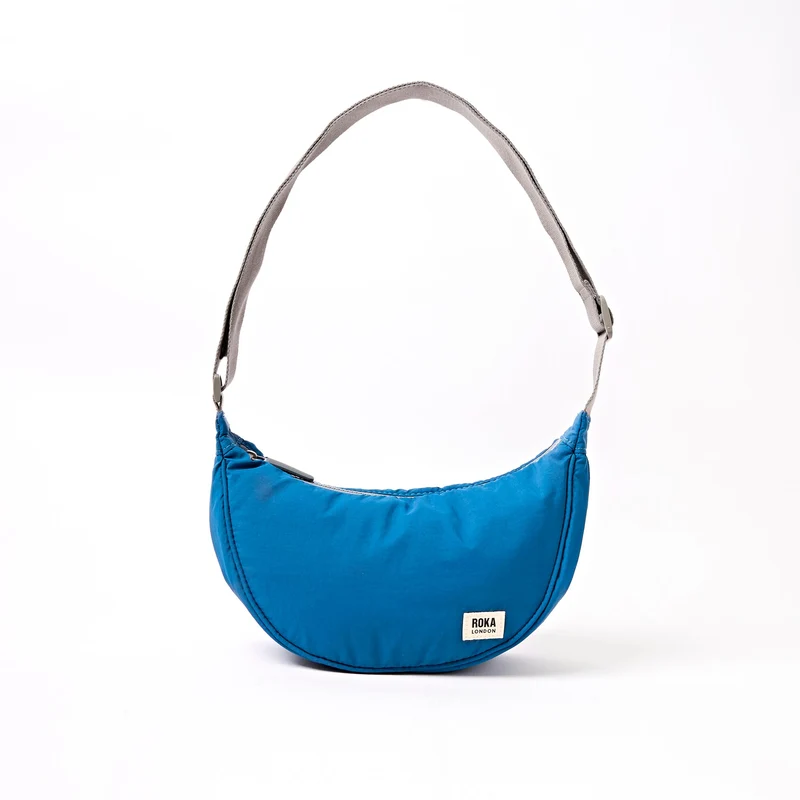 ROKA Farringdon Malibu blauwe gerecyclede Taslon tas