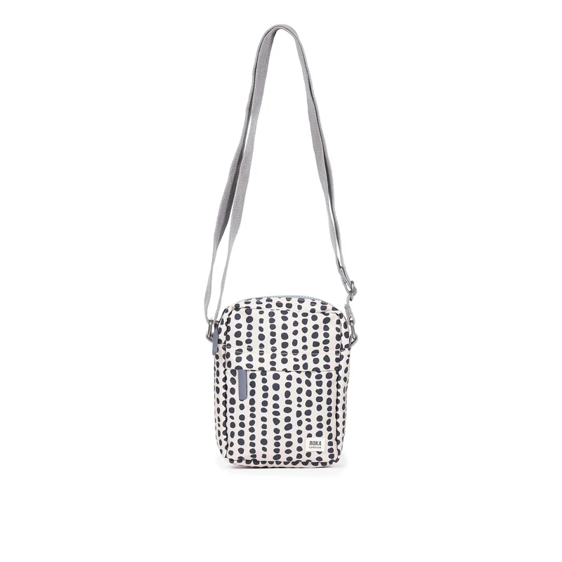 ROKA Bond Tas van gerecycled canvas met lineaire stippen