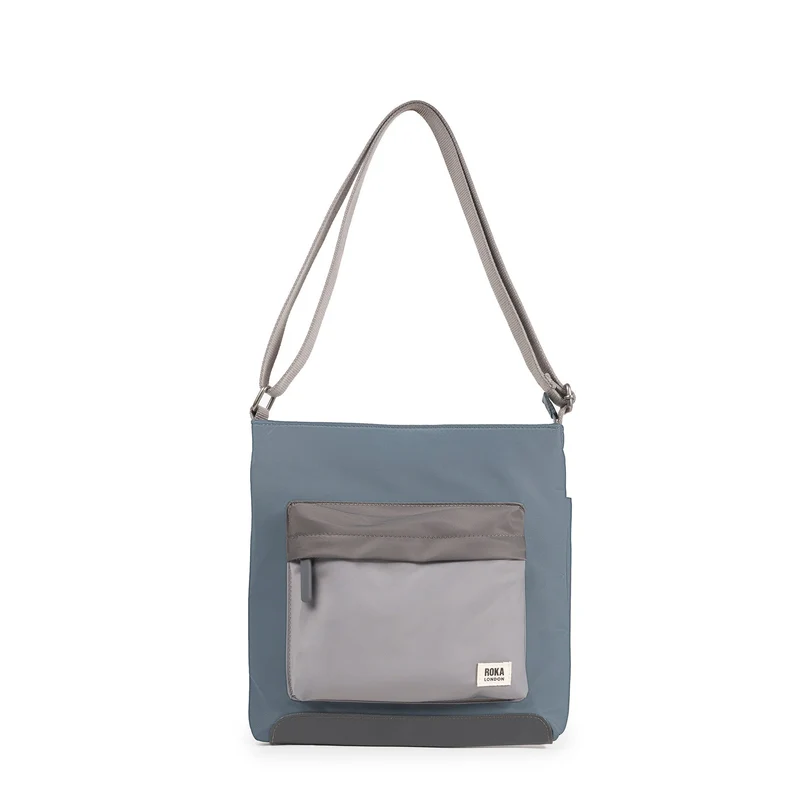 ROKA Kennington B Grijze, tonale, middelgrote tas van gerecycled nylon
