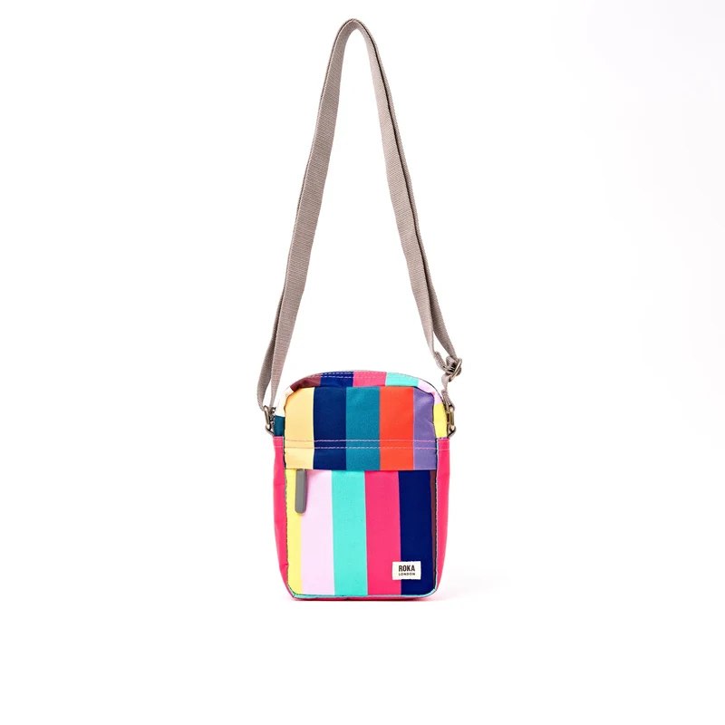 ROKA Bond Brede tas van gerecycled canvas met meerdere strepen