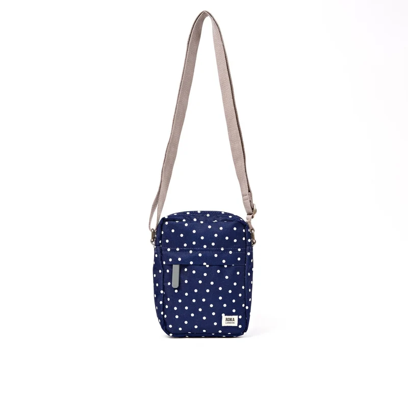 ROKA Bond Marineblauwe tas van gerecycled canvas met stippen