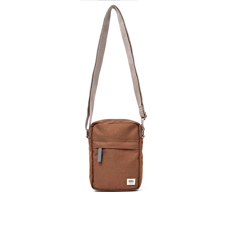 ROKA Bond Kaneelkleurige tas van gerecycled canvas