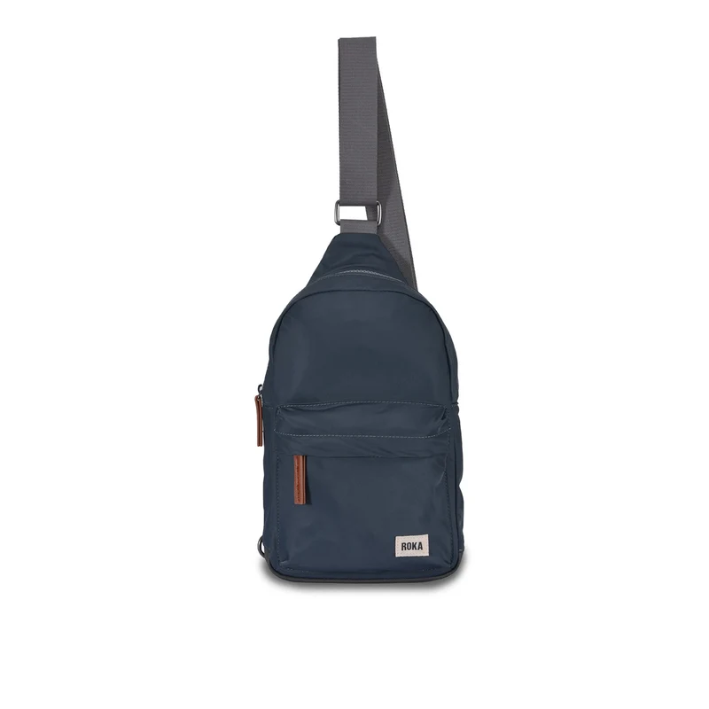 ROKA Willesden Grote tas van gerecycled nylon (B Large) - Rookkleur