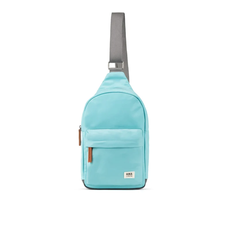 ROKA Willesden Grote tas van gerecycled nylon - Aquatic Awe