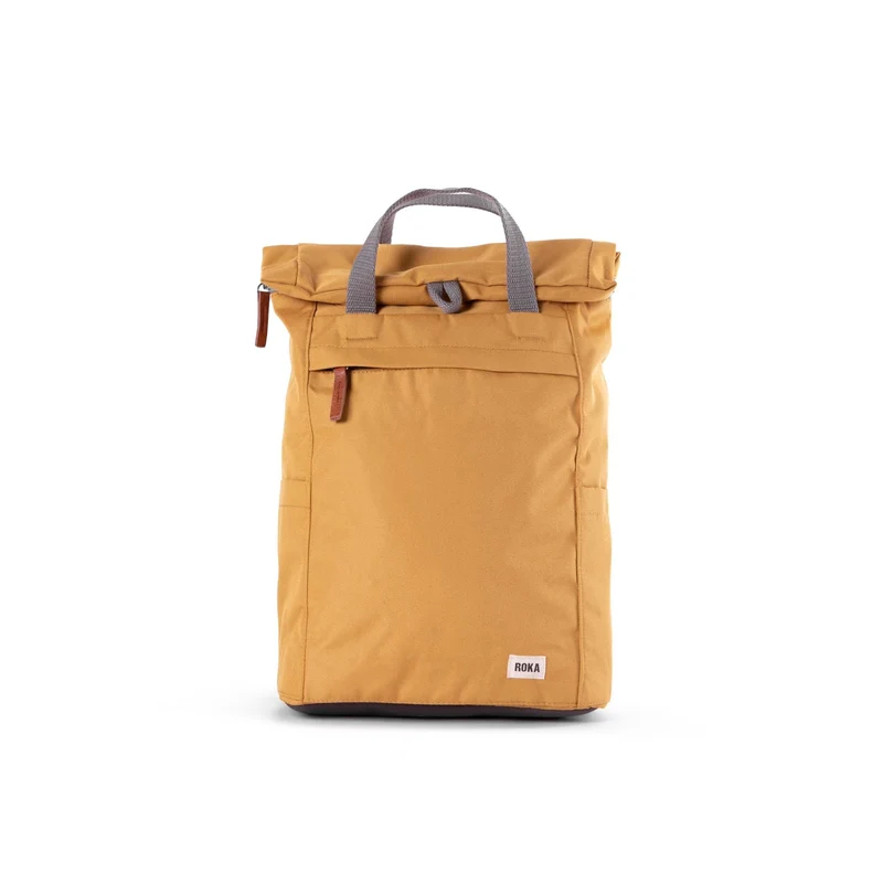 ROKA Finchley Een middelgrote tas van gerecycled canvas in de kleur vlas