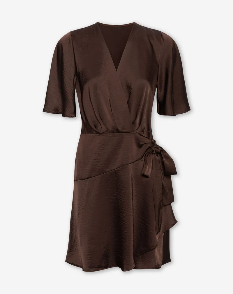 ELINE SATIN CRINKLE WRAP SHORT SLEEVE DRESS BRUIN