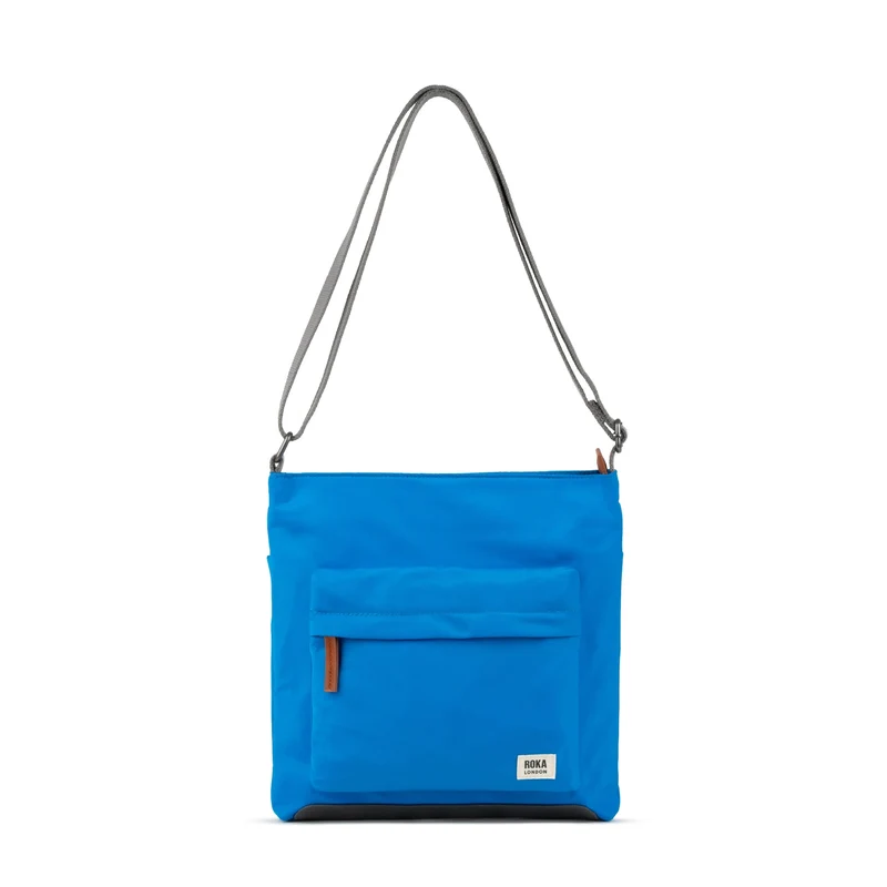 ROKA Kennington B Medium Tas van Gerecycled Nylon - Neonblauw