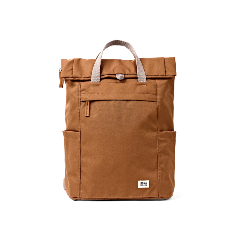 ROKA Finchley Een grote kaneelkleurige tas van gerecycled canvas