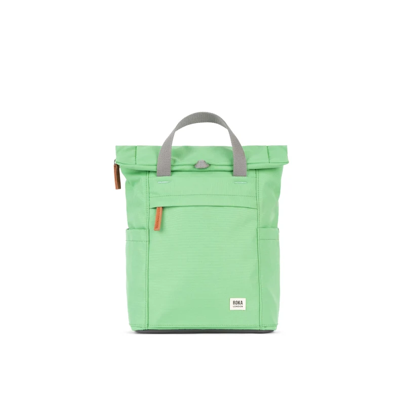 ROKA Finchley Een kleine tas van gerecycled canvas met pepermuntmotief.