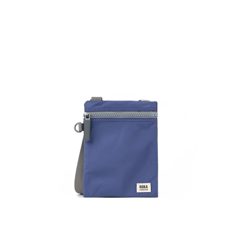 ROKA Chelsea Indigo gerecyclede nylon tas