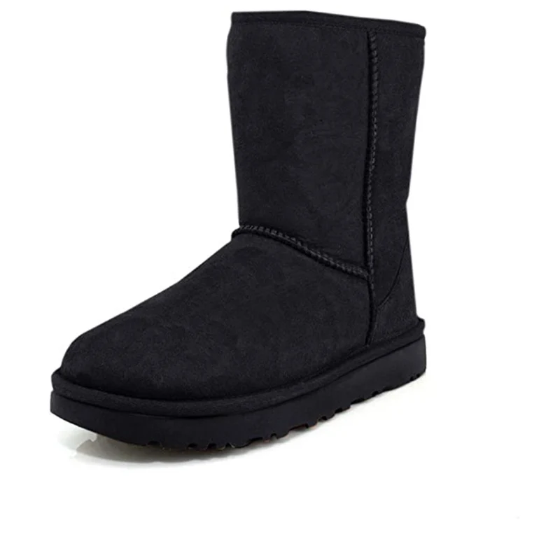 UGG - Klassieke korte laars voor dames - zwart