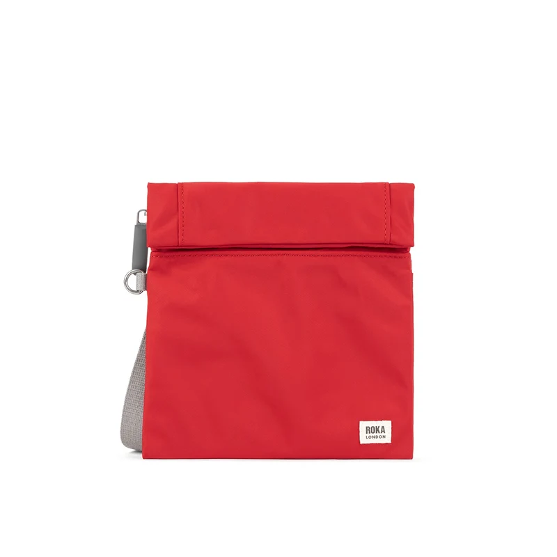 ROKA Stratford Kleine Gerecyclede Nylon Tas - Cranberry
