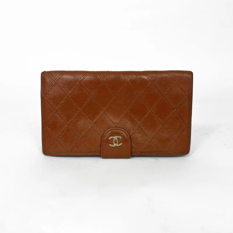 Chanel Gewatteerde, dubbelgevouwen portemonnee van lamsleer