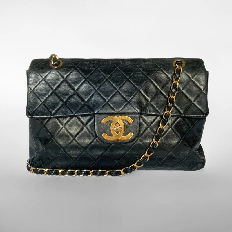 Chanel Classic Flap Bag Maxi Lamsleer