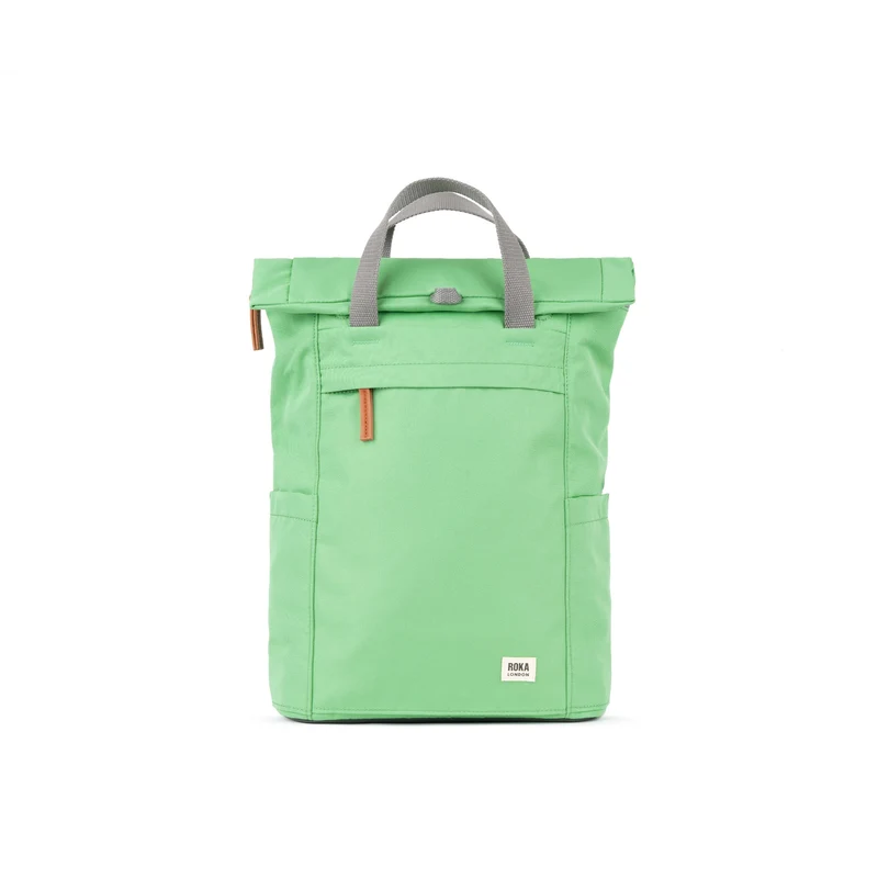 ROKA Finchley Een middelgrote tas van gerecycled canvas met pepermuntmotief