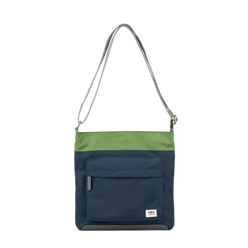 ROKA Creatieve verspilling Kennington B Midnight / Avocado Medium Gerecyclede Nylon Tas