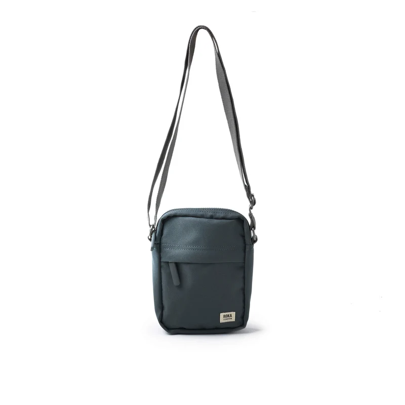 ROKA Bond Rookkleurige tas van gerecycled canvas