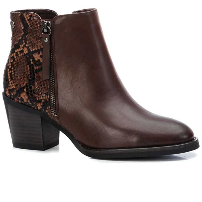 XTI - 44627 - Dames enkellaarzen met slangenprint - Bruin