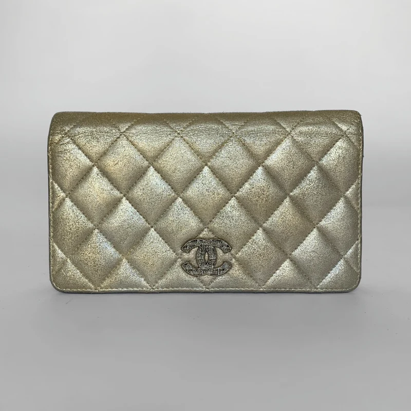 Chanel Gewatteerde lange portemonnee van metallic lamsleer met kristallen CC-logo