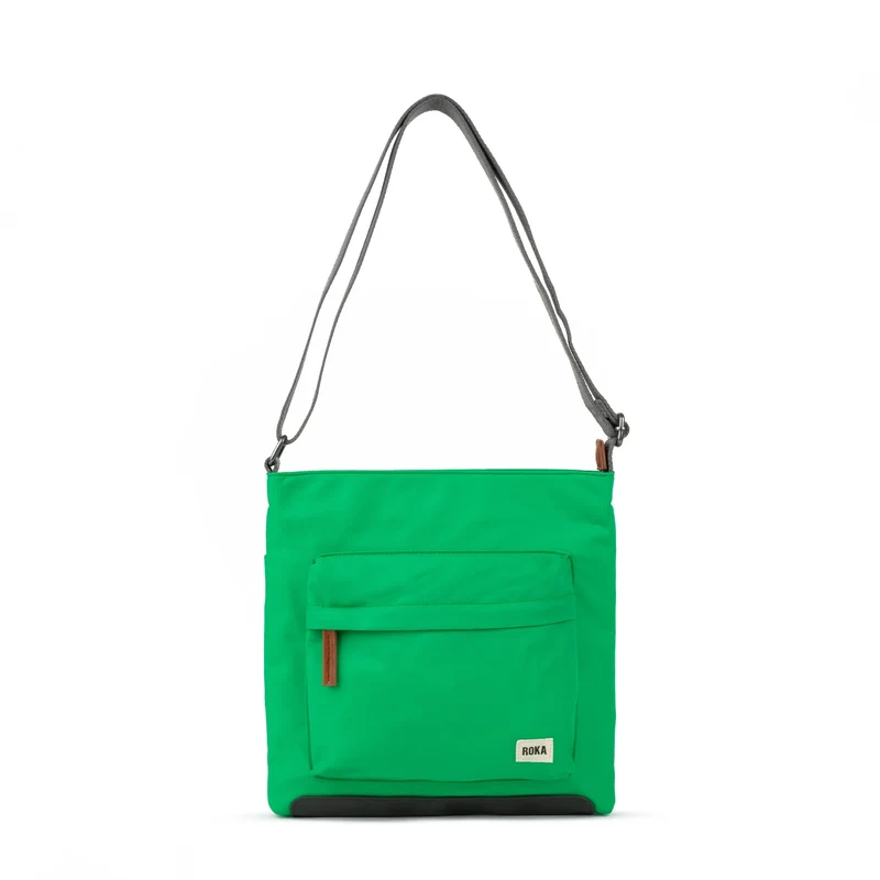 ROKA Kennington B Groene Appel Middelgrote Tas van Gerecycled Nylon