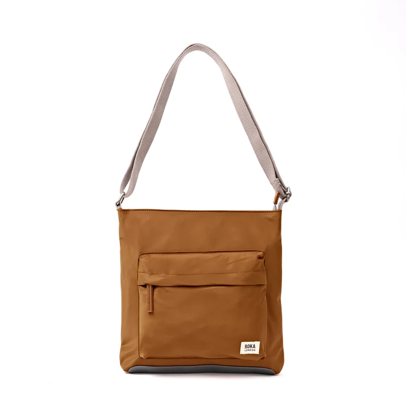 ROKA Kennington B Middelgrote tas van gerecycled nylon | Koekjes