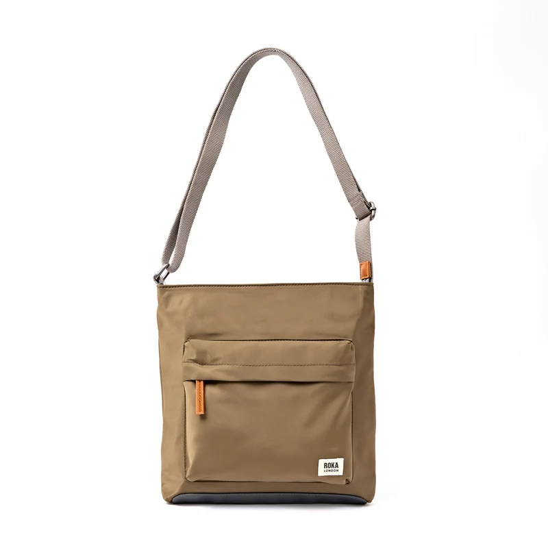 ROKA Kennington B Medium Tas van Gerecycled Nylon | Leger