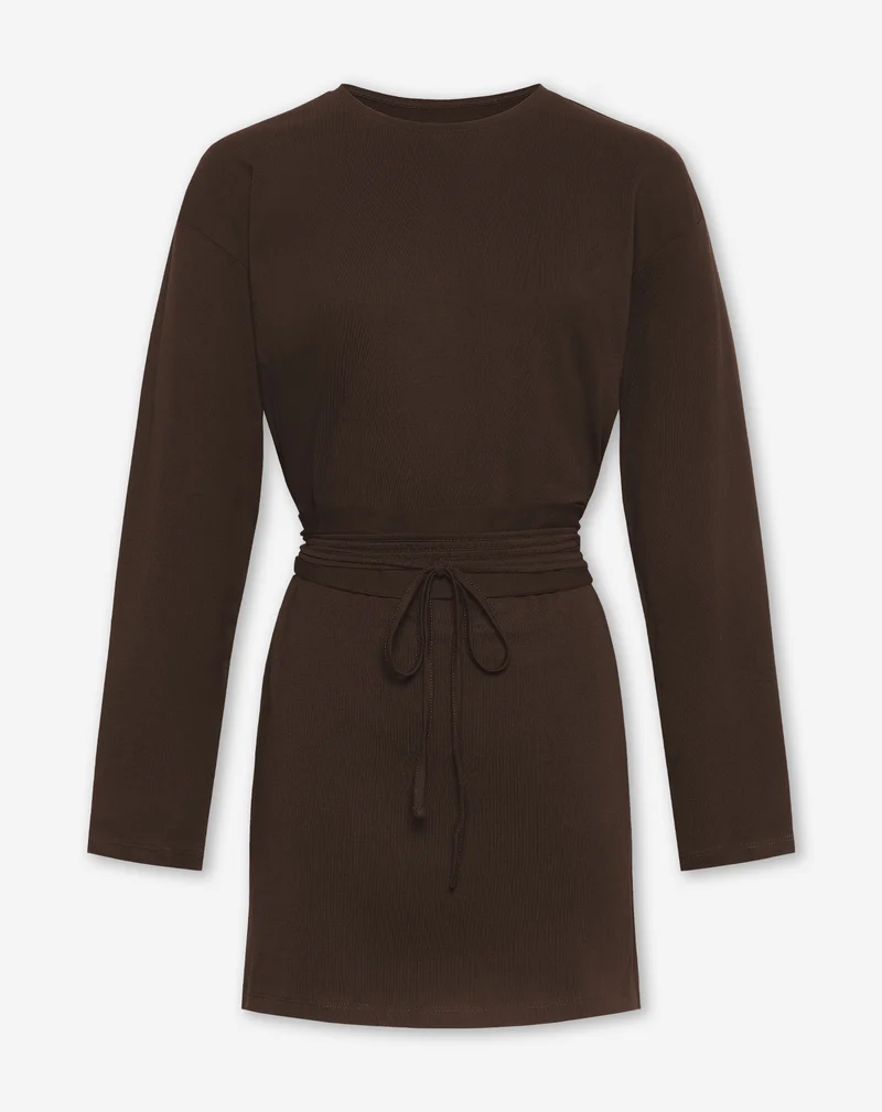 BELTED LONG SLEEVE TEE DRESS DONKERBRUIN