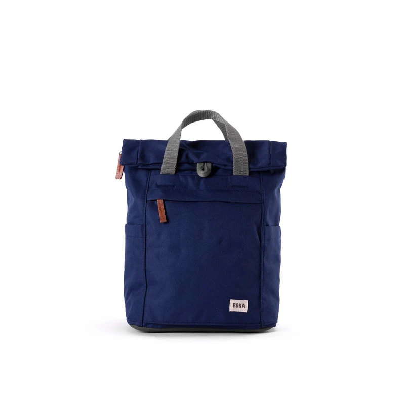 ROKA Finchley Een klein tasje van gerecycled canvas met mineralenmotief
