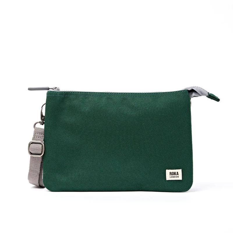 ROKA Carnaby Crossbody XL tas van gerecycled canvas met bosmotief