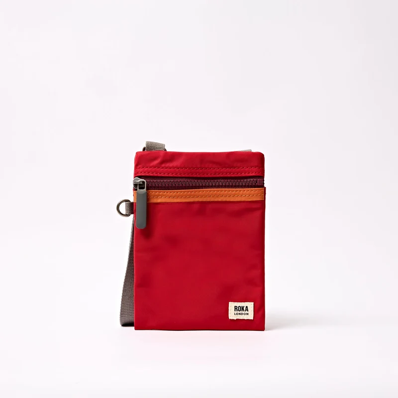 ROKA Chelsea Cranberry Stripe tas van gerecycled nylon