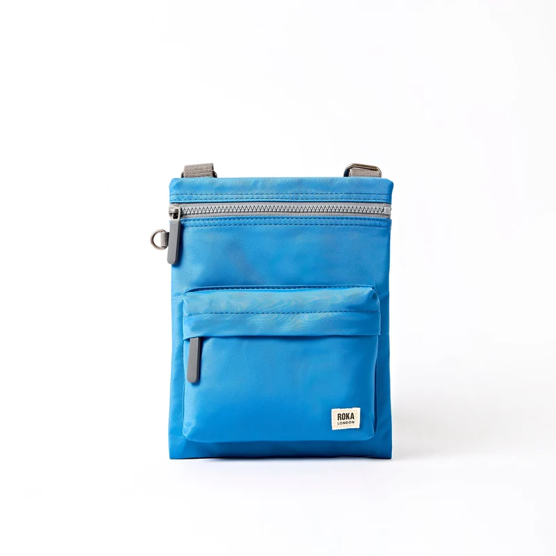 ROKA Chelsea B Malibu Blauwe Tas van Gerecycled Nylon