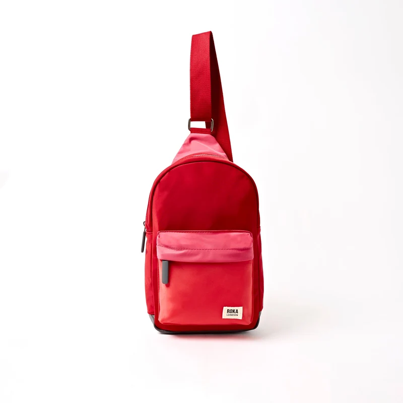 ROKA Willesden Grote tas van gerecycled nylon | Rode tint