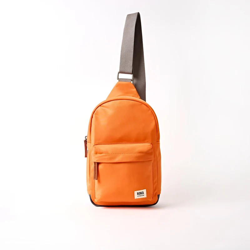 ROKA Willesden Grote tas van gerecycled nylon | Jaffa Orange