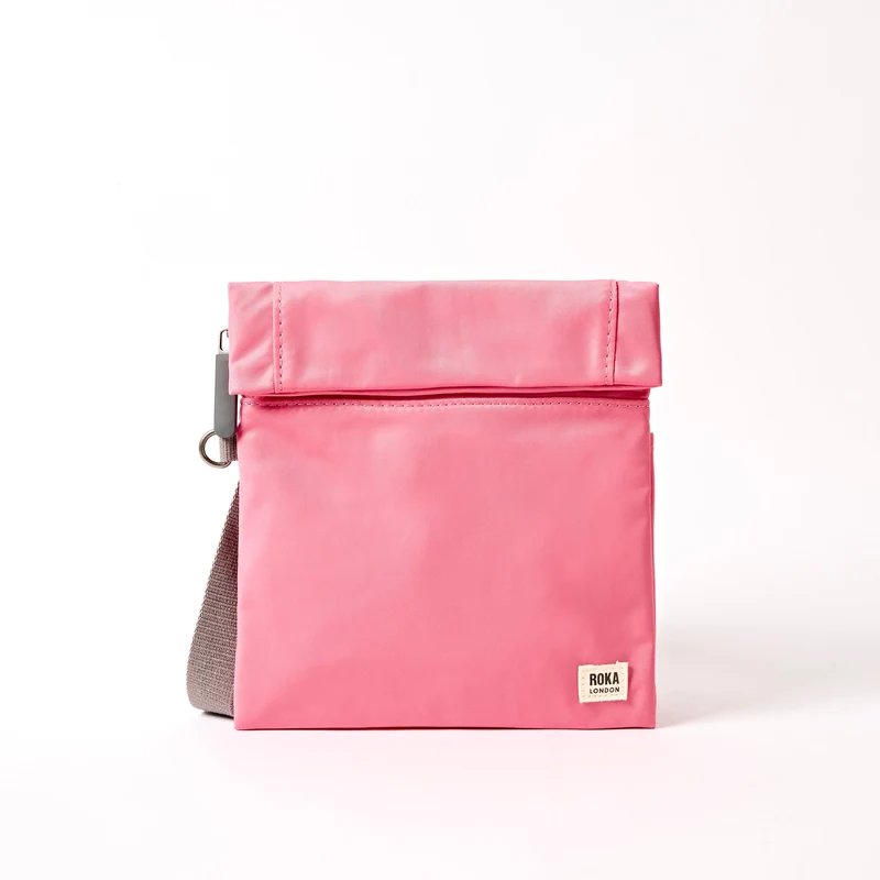ROKA Stratford kleine tas van gerecycled nylon | Pink Lemonade