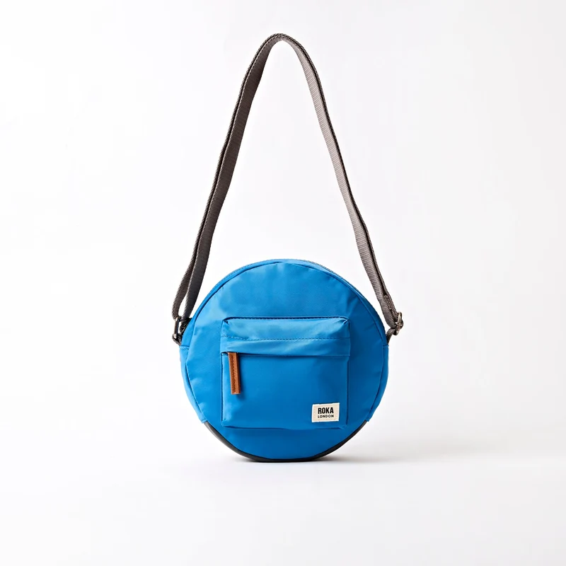 ROKA Paddington B Kleine Tas van Gerecycled Nylon | Malibu Blauw