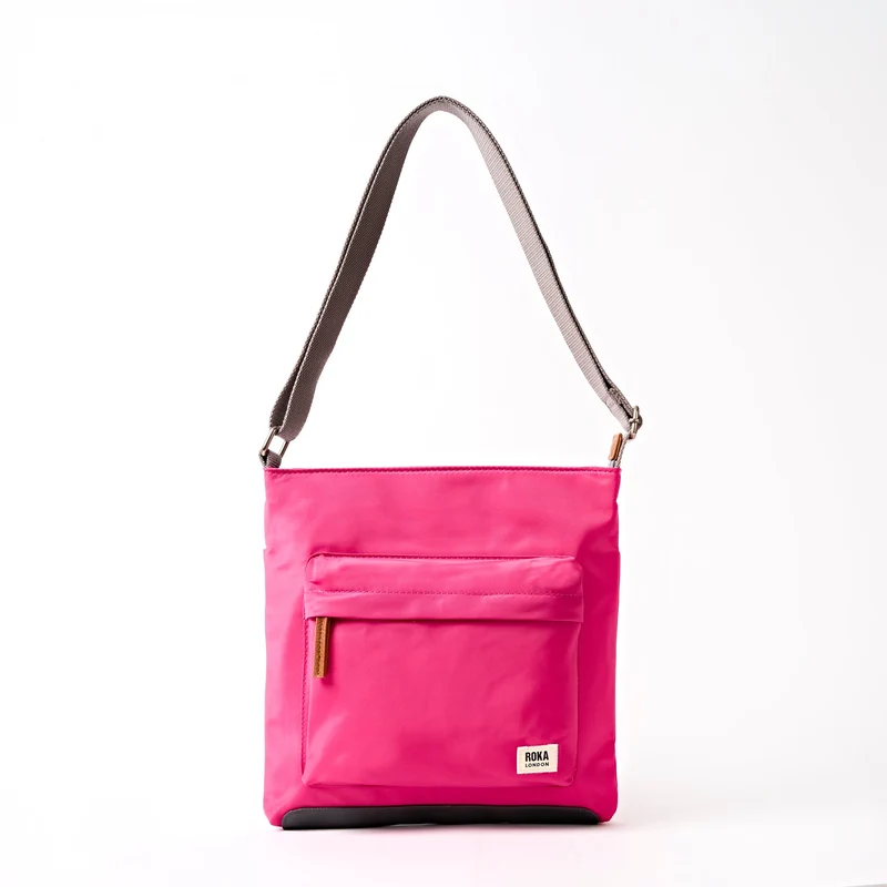 ROKA Kennington B Medium Tas van Gerecycled Nylon | Granita Rood