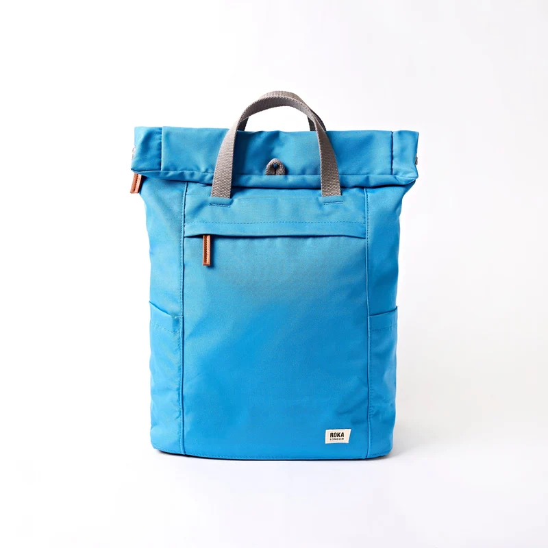 ROKA Finchley Een grote Malibu Blue tas van gerecycled canvas