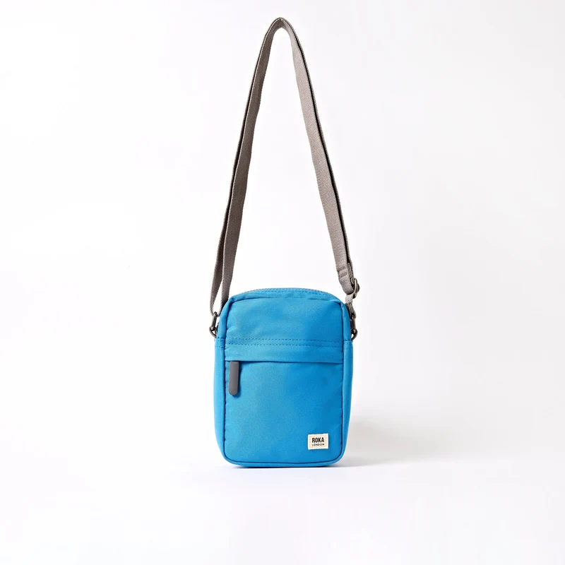 ROKA Bond Malibu blauwe tas van gerecycled canvas