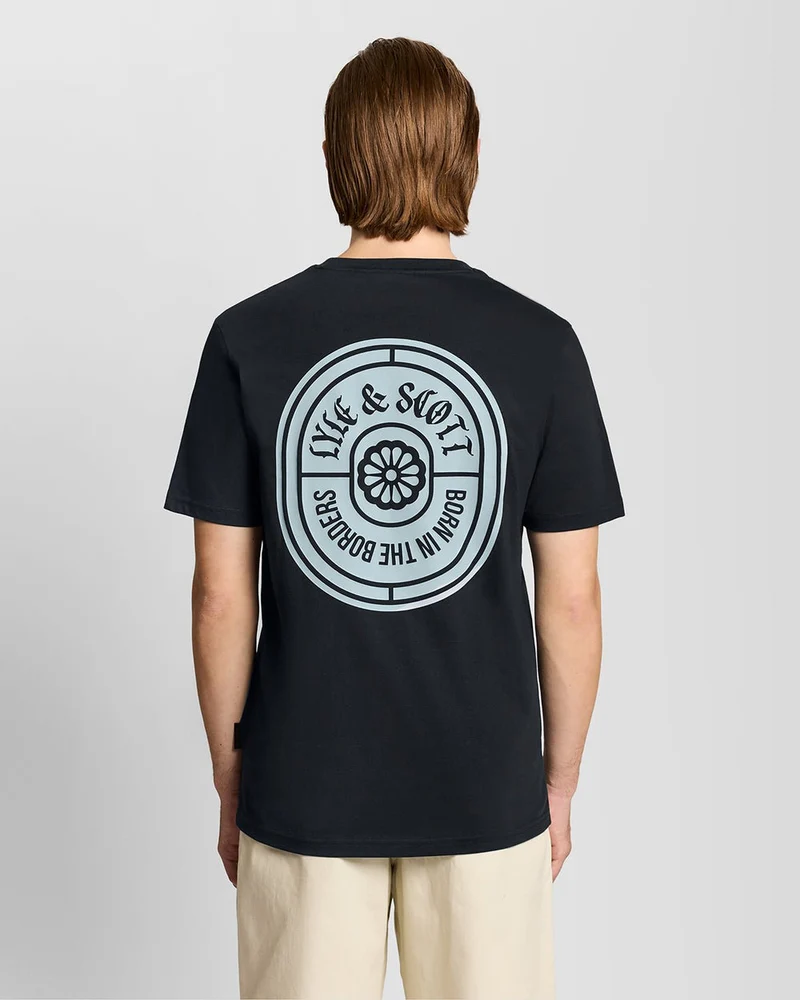 Lyle & Scott Borders Label Graphic T-shirt voor heren | Donkerblauw