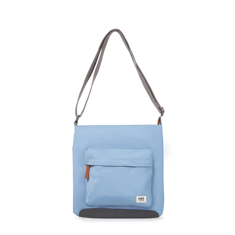 ROKA Kennington B Medium Tas van Gerecycled Nylon | Retro Blauw