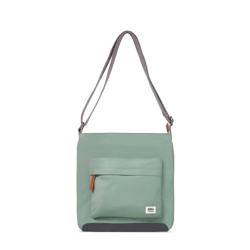 ROKA Kennington B Medium Gerecyclede Nylon Tas | Frost