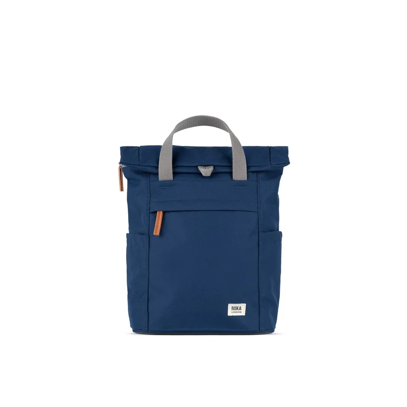 ROKA Finchley Een frisblauwe kleine tas van gerecycled canvas