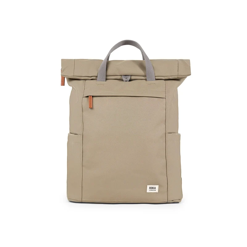 ROKA Finchley Een grote taupekleurige tas van gerecycled canvas.