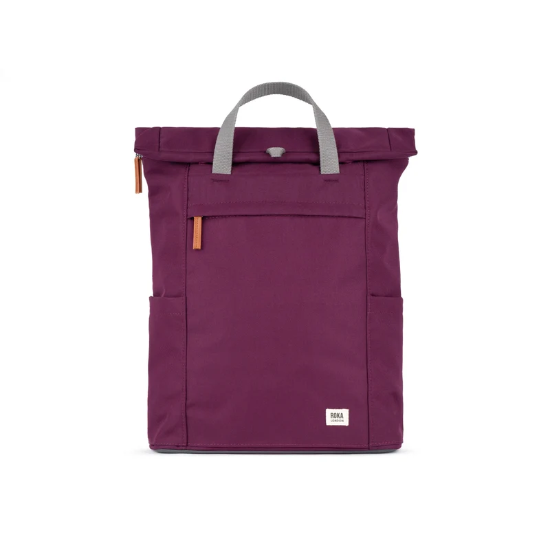 ROKA Finchley Een grote tas van gerecycled canvas met kersenkleurige lak.