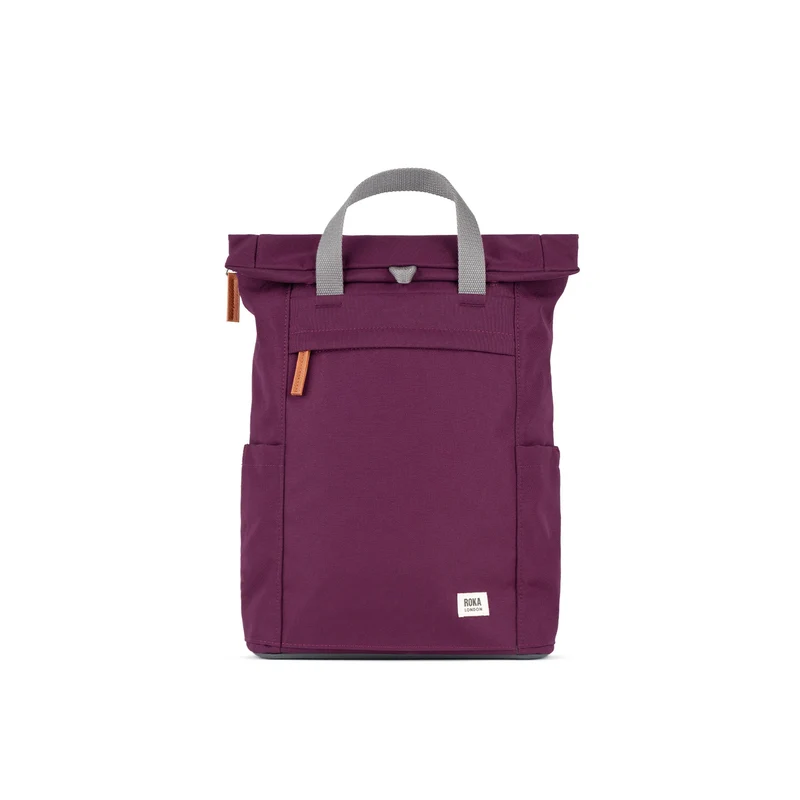 ROKA Finchley Een middelgrote tas van gerecycled canvas met kersenrode lakafwerking.